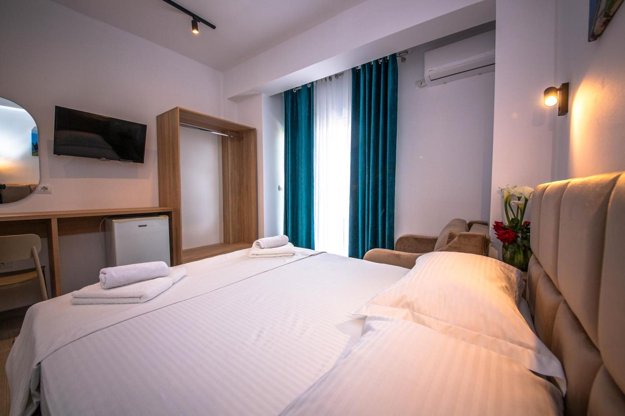 Hotel Perla Ksamil Extérieur photo