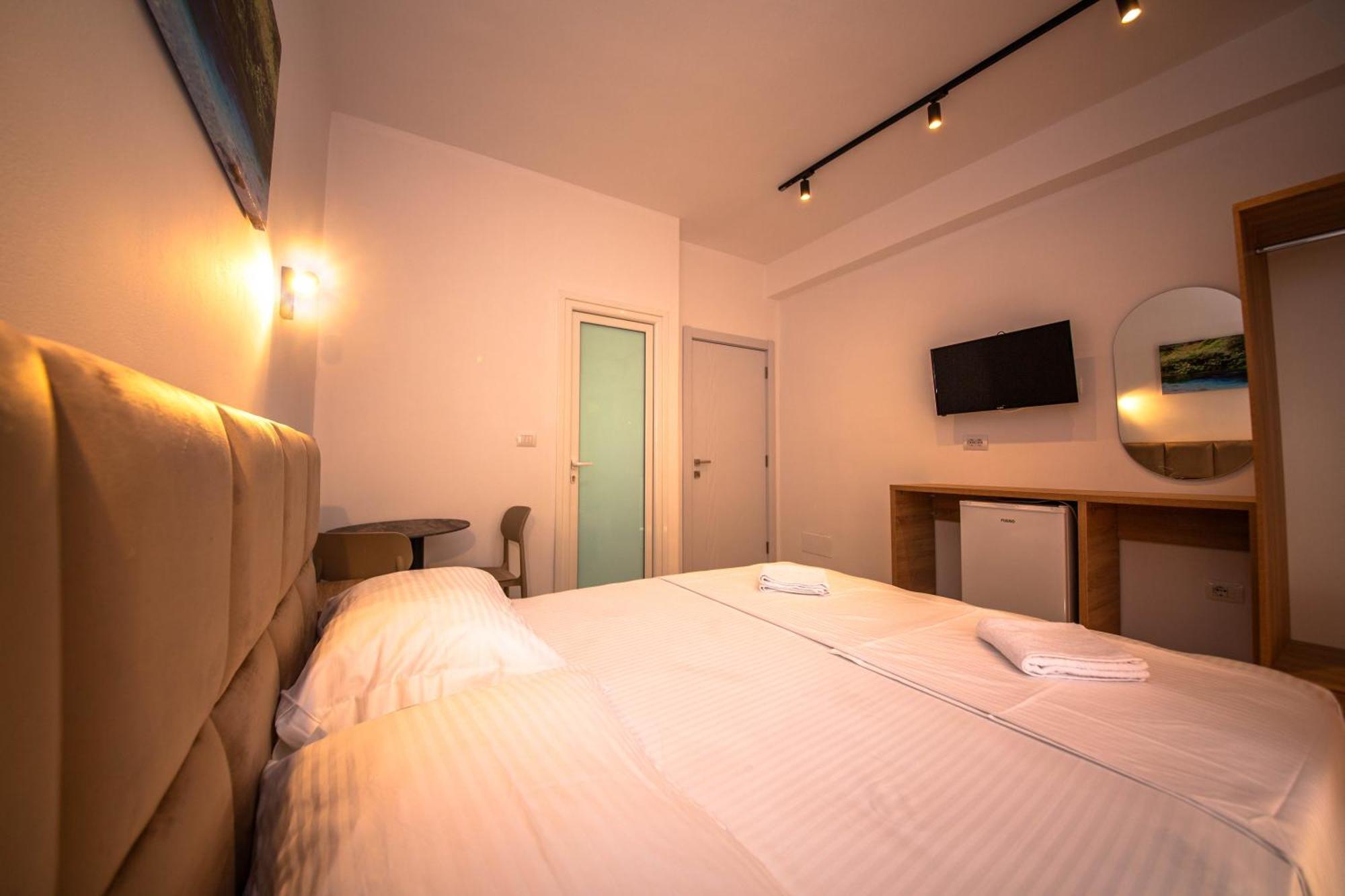 Hotel Perla Ksamil Extérieur photo