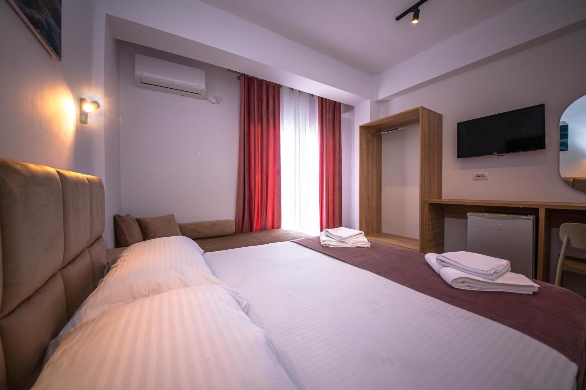 Hotel Perla Ksamil Extérieur photo