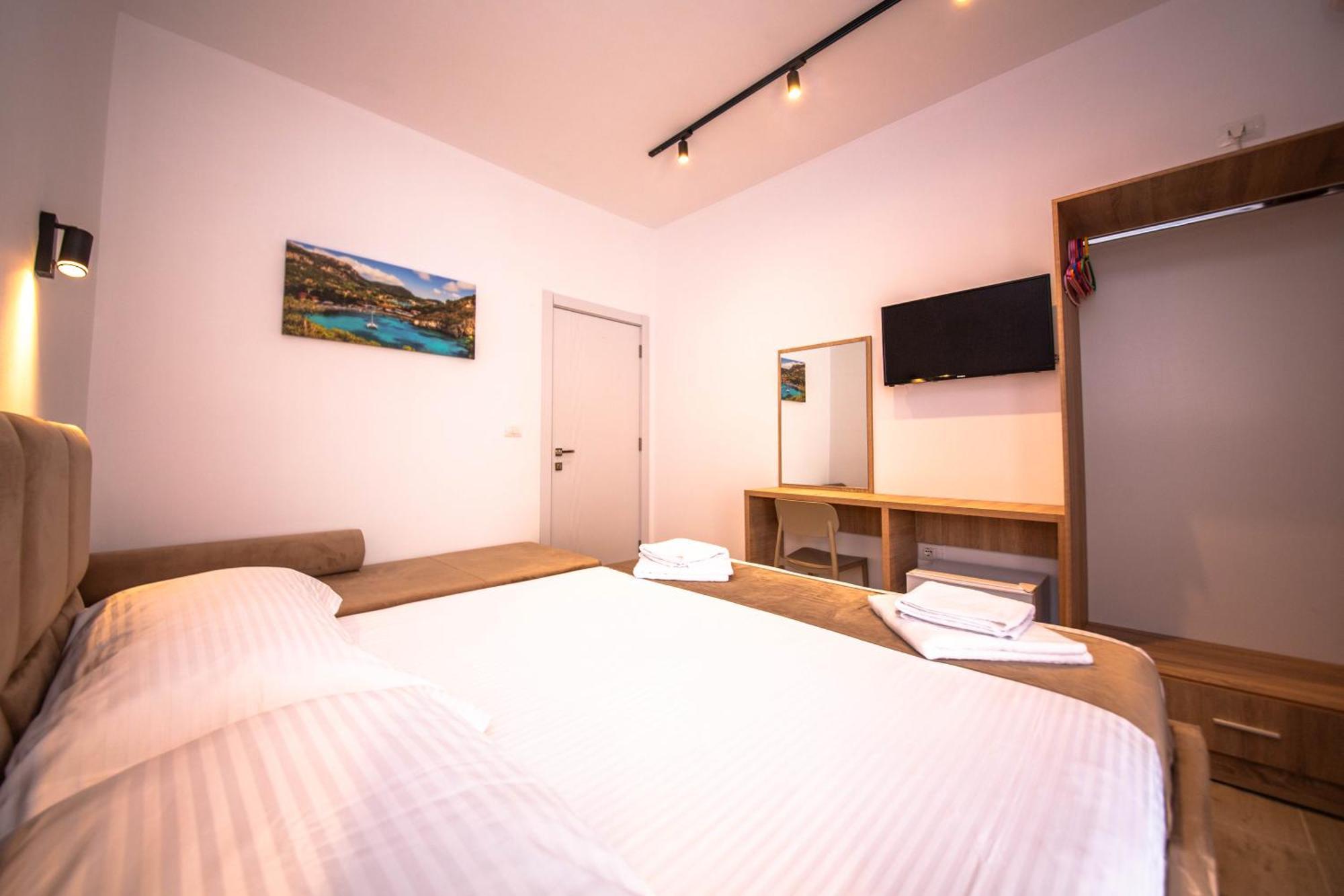 Hotel Perla Ksamil Extérieur photo
