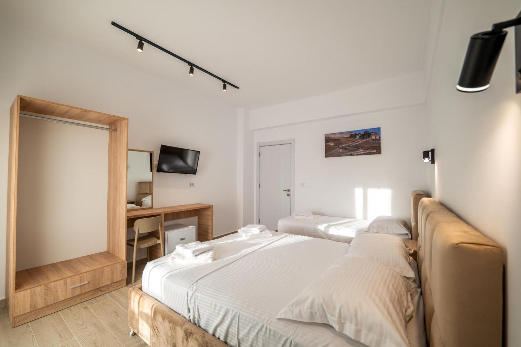 Hotel Perla Ksamil Extérieur photo
