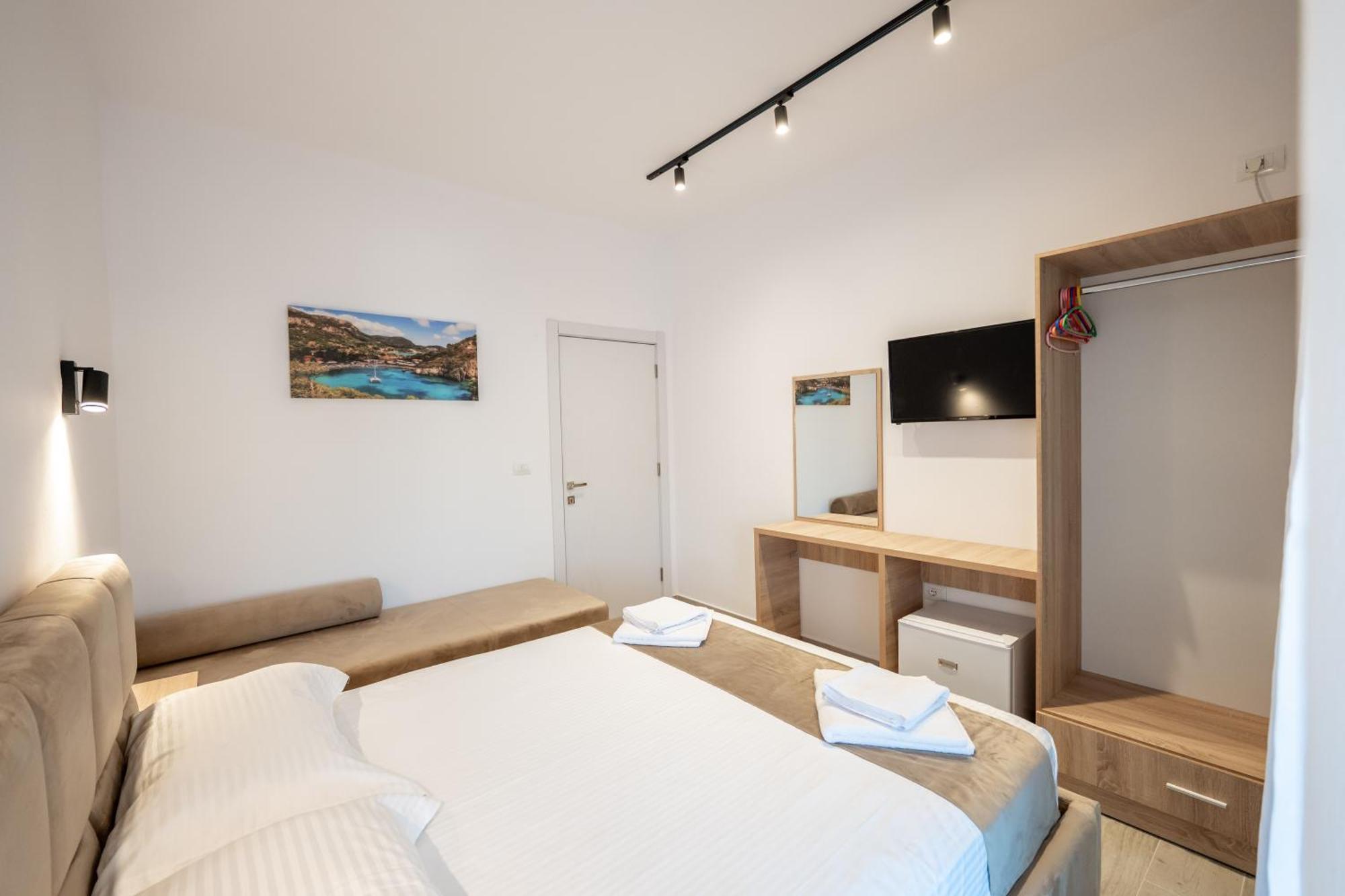 Hotel Perla Ksamil Extérieur photo