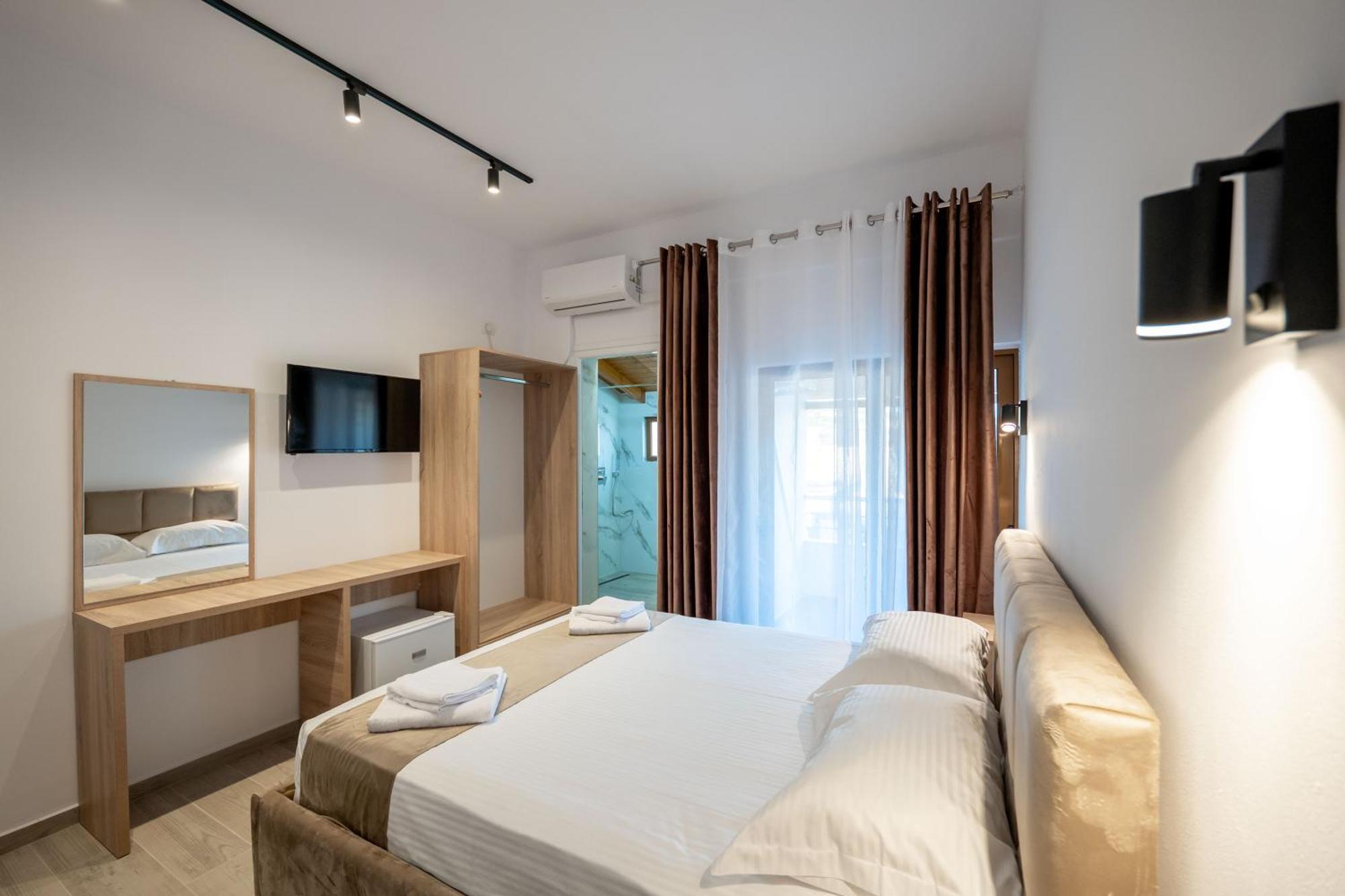 Hotel Perla Ksamil Extérieur photo