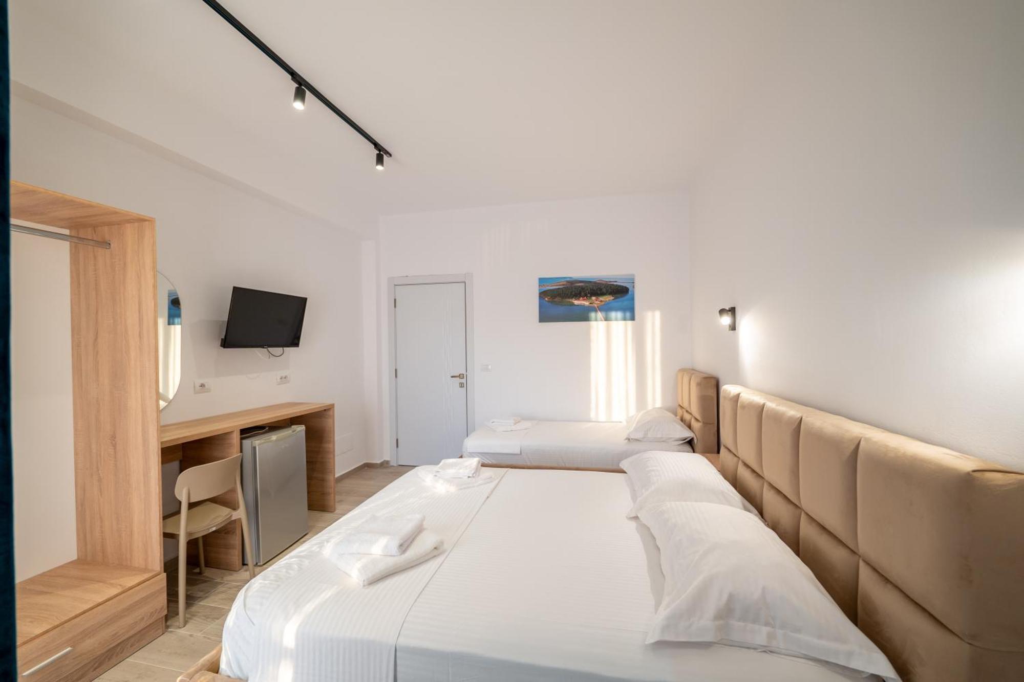 Hotel Perla Ksamil Extérieur photo