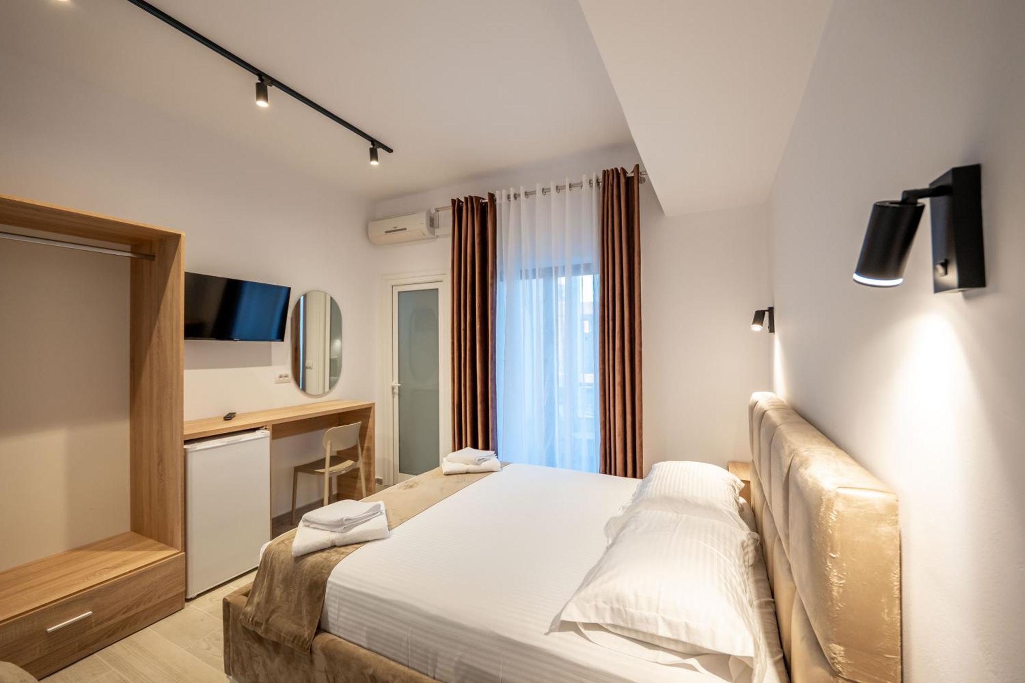 Hotel Perla Ksamil Extérieur photo